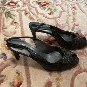 Stuart Weitzman black 3 inch pumps